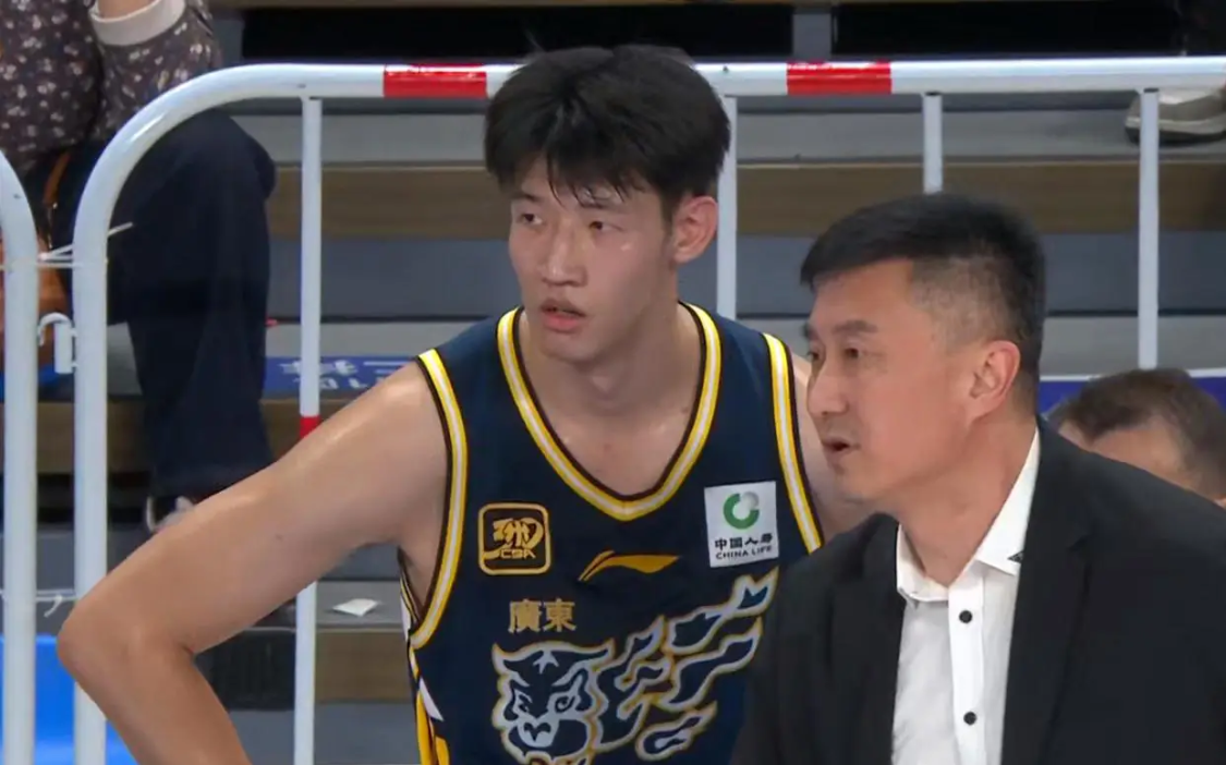 乐鱼官网-上半场独砍10分，下半场却几乎被DNP，球迷：你也指着杜锋骂一次