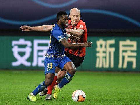 APP下载-冠军铁腰4年长约牵手深圳 18日归队第2轮或演首秀